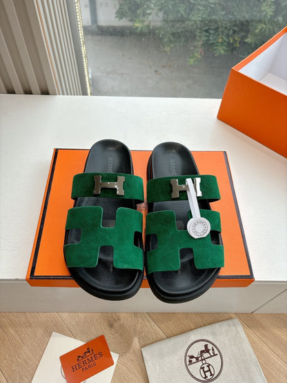 CHYPRE SANDAL IN PINE GREEN SUEDE