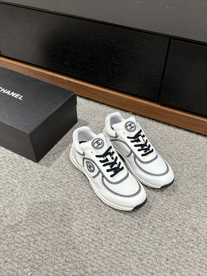 CLASSIC TRAINER IN WHITE MIX BLACK FABRIC