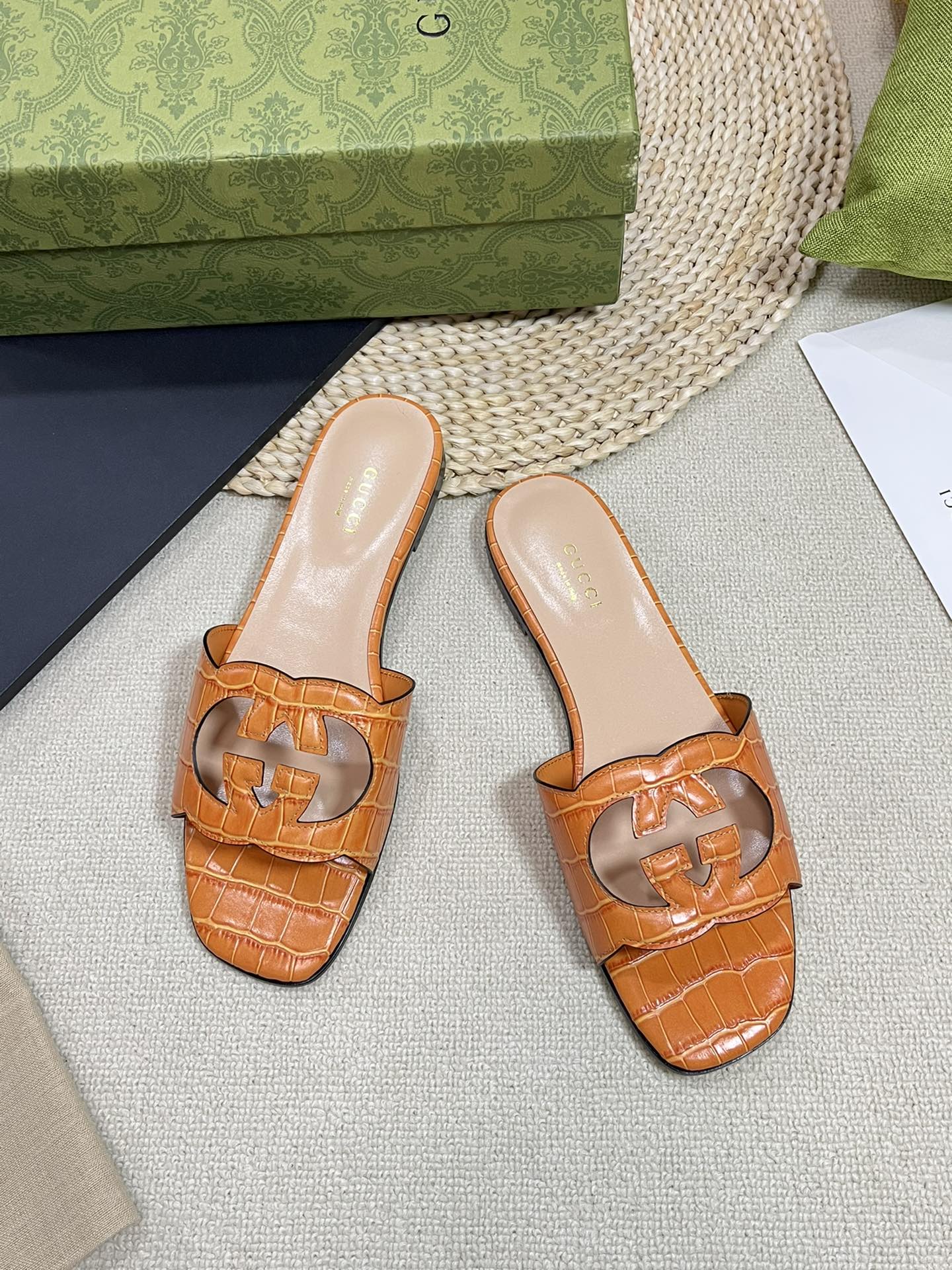 GG Cut Out Slide Sandals Gingerbread Brown