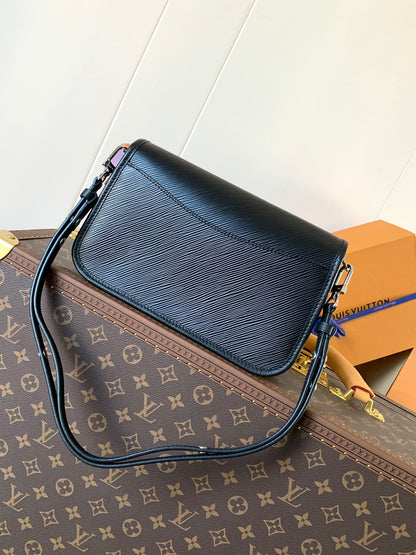 BUCI BAG 24 IN BLACK EPI GRAIN COWHIDE