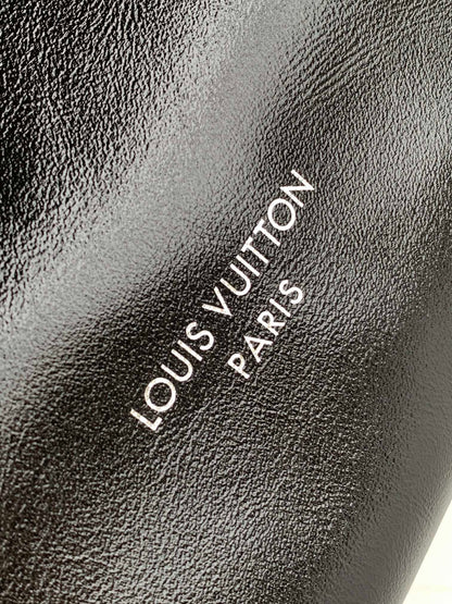 CARRYALL VIBE BAG 39 IN BLACK LAMBSKIN MONOGRAM PATTERN