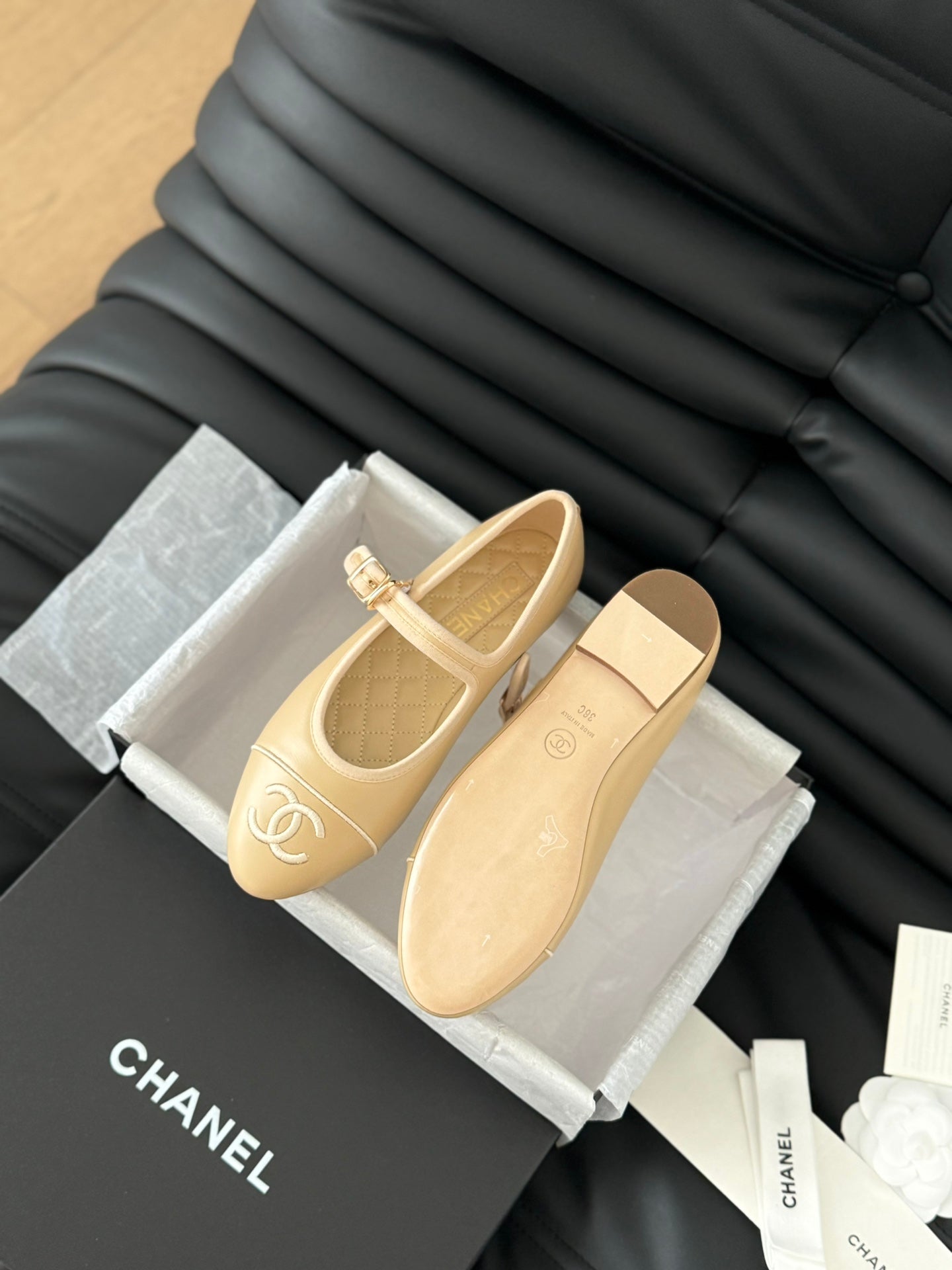 MARY JANE SHOES IN DARK CREAM LAMBSKIN
