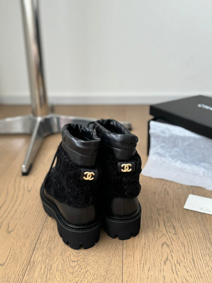 CC CHUNKY BOOTS IN BLACK SMOOTH FLEECE AND CALFSKIN