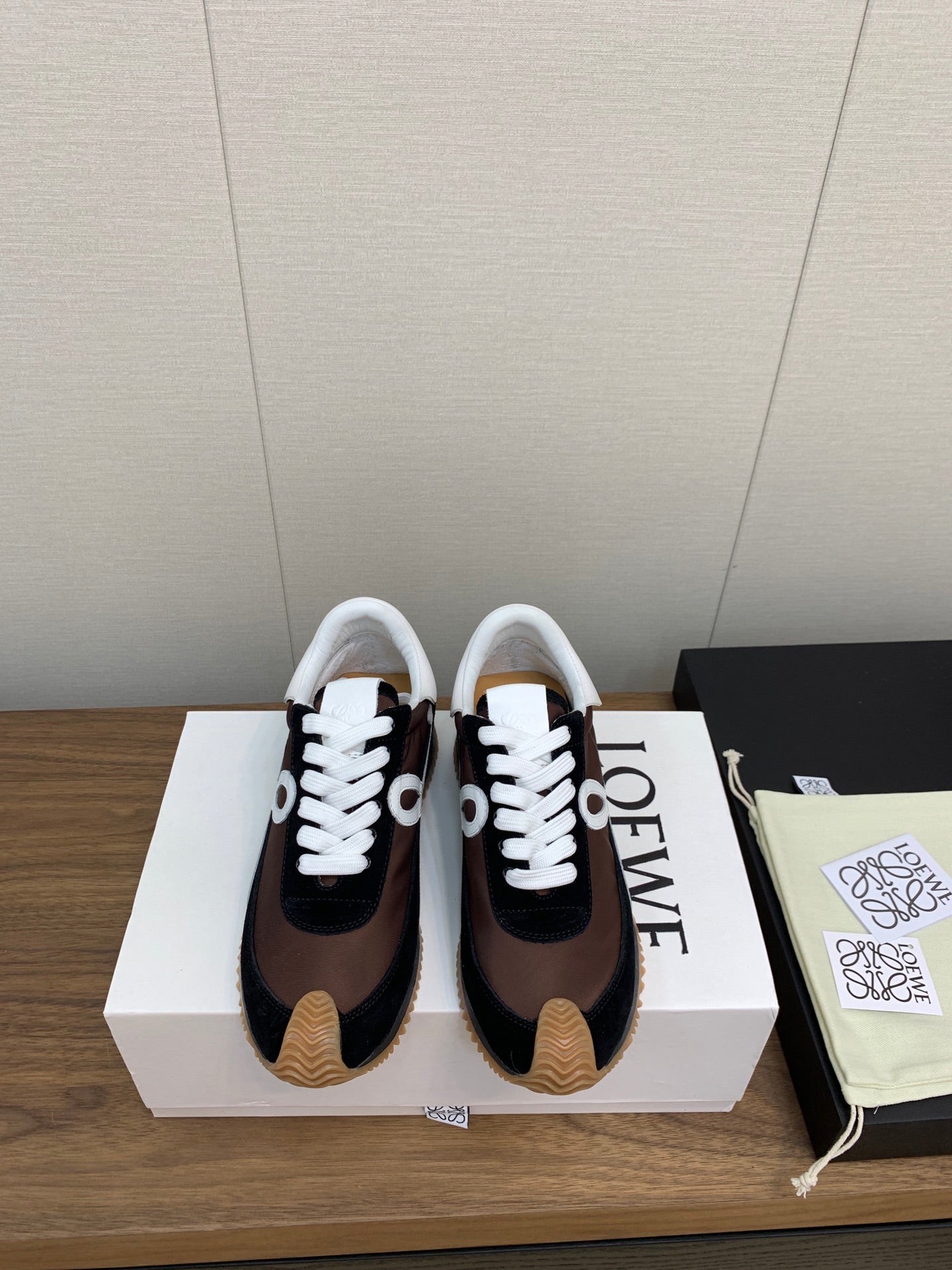 LW FLOW RUNNER SNEAKER BLACK-BROWN SUEDE