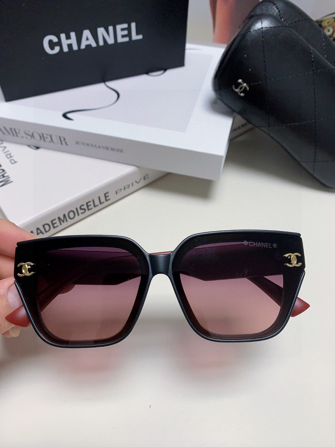 SQUARE SUNGLASSES 632894 IN RED ACETATE