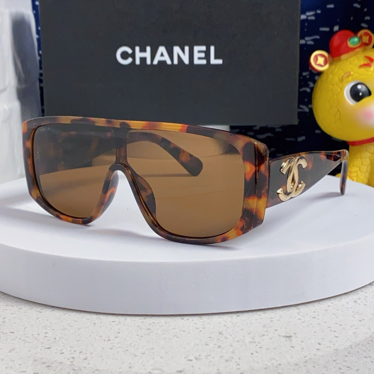 SQUARE SUNGLASSES CH5495 IN HAVANA ACETATE BROWN LENSES