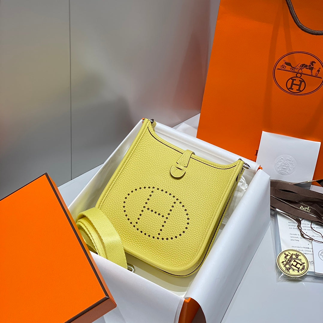 MINI NEO 18 EVELYNE BAG IN BUMBLEBEE YELLOW GRAINED CALFSKIN