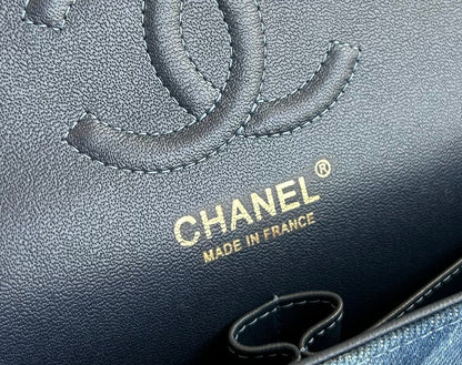 MEDIUM FLAP BAG 25 IN CLASSIC BLUE DENIM GOLD HARDWARE