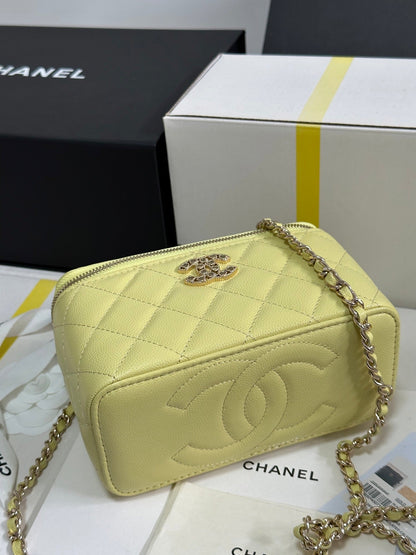 VANITY CASE 17 CRYSTAL STUDDED LOGO IN YELLOW CALFSKIN GOLD HARDWARE