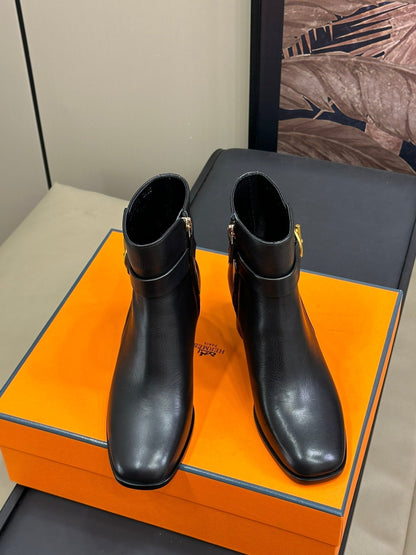 JILL 60 ANKLE BOOT IN BLACK CALFSKIN
