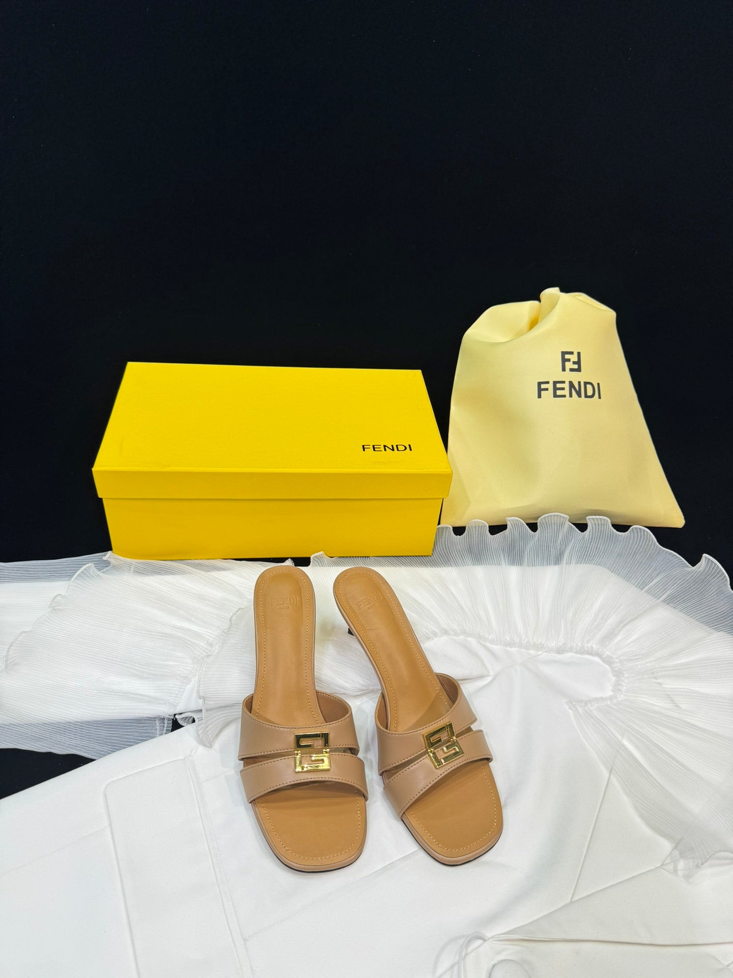 FENDI MEDIUM-HEELED 55 MM MULE IN BRONZE BROWN LAMBSKIN WITH GOLD HARDWARE