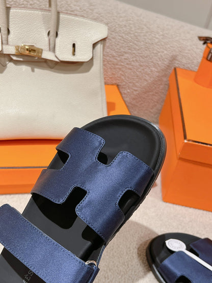 CHYPRE SANDAL BLACK MIX LIGHT BERRY CALFSKIN