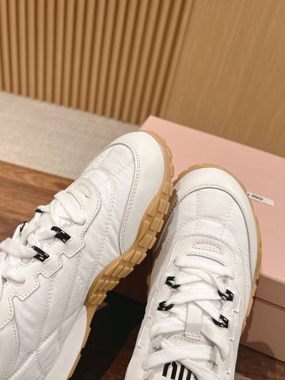 RUNNING SNEAKERS IN WHITE LAMBSKIN AND FABRIC ANTI-SLIP RUBBER SOLE