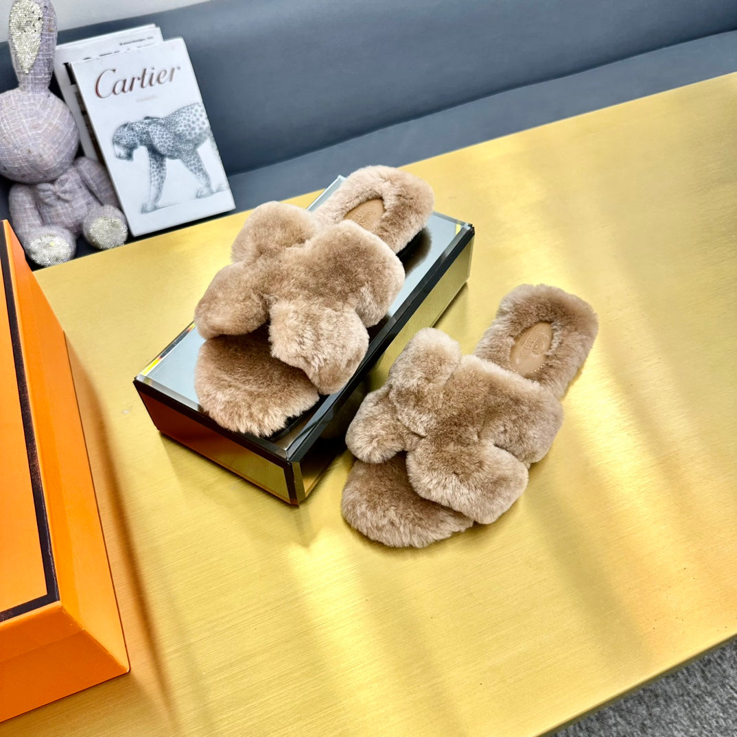ORAN SHEARLING SANDALS LIGHT BROWN