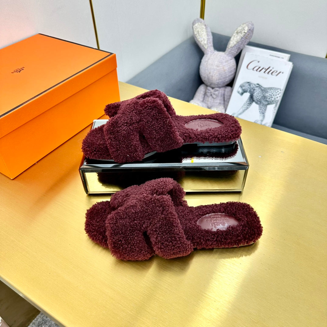 ORAN SHEARLING SANDALS MAHOGANY RED