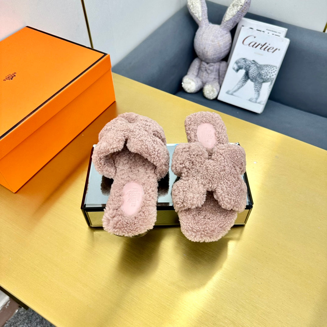 ORAN SHEARLING SANDALS DUSTY PINK