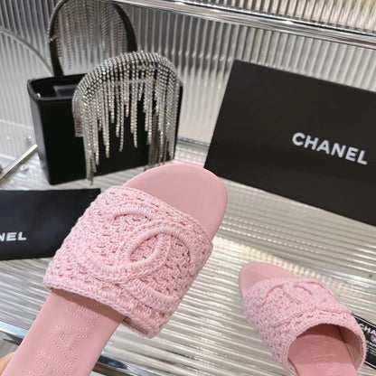 SLIPPERS LIGHT PINK SHEEPSKIN