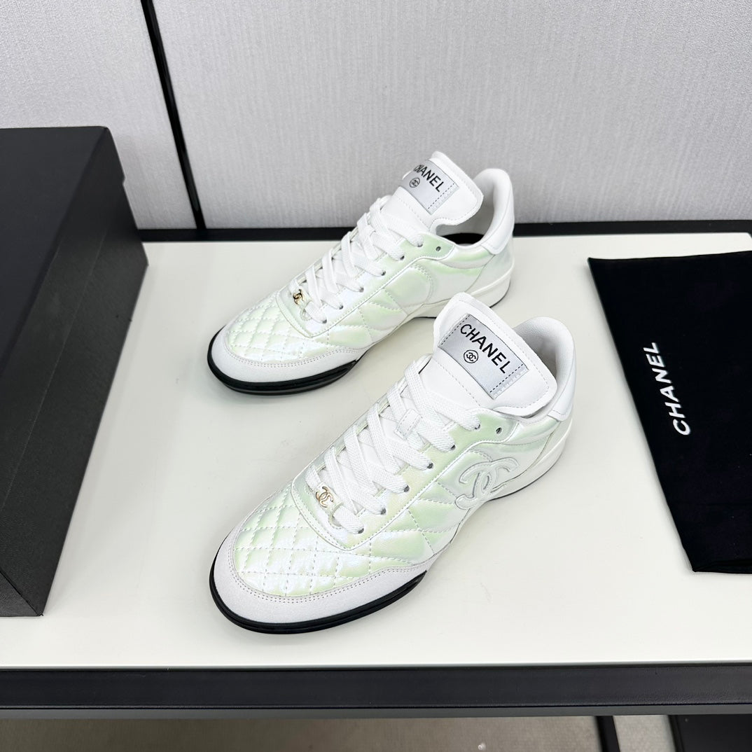 SPORTS SHOES IN GLOSSY WHITE CALFSKIN