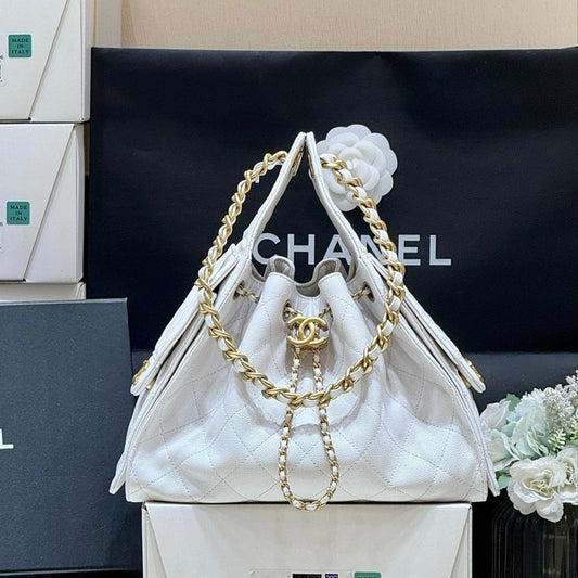 CC 25 HANDBAG IN WHITE 30 GRAINED CALFSKIN GOLD HARDWARE