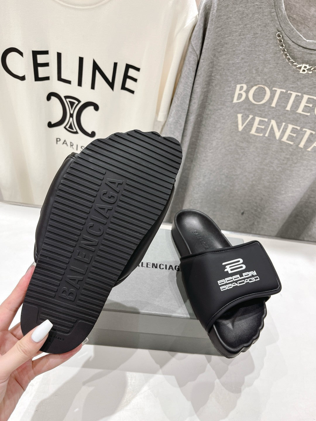 SLIDE SANDALS IN BLACK NYLON AND RUBBER WHITE PRINT